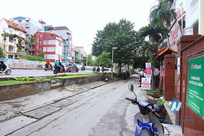 An office for rent on the main road Au co, Tay ho